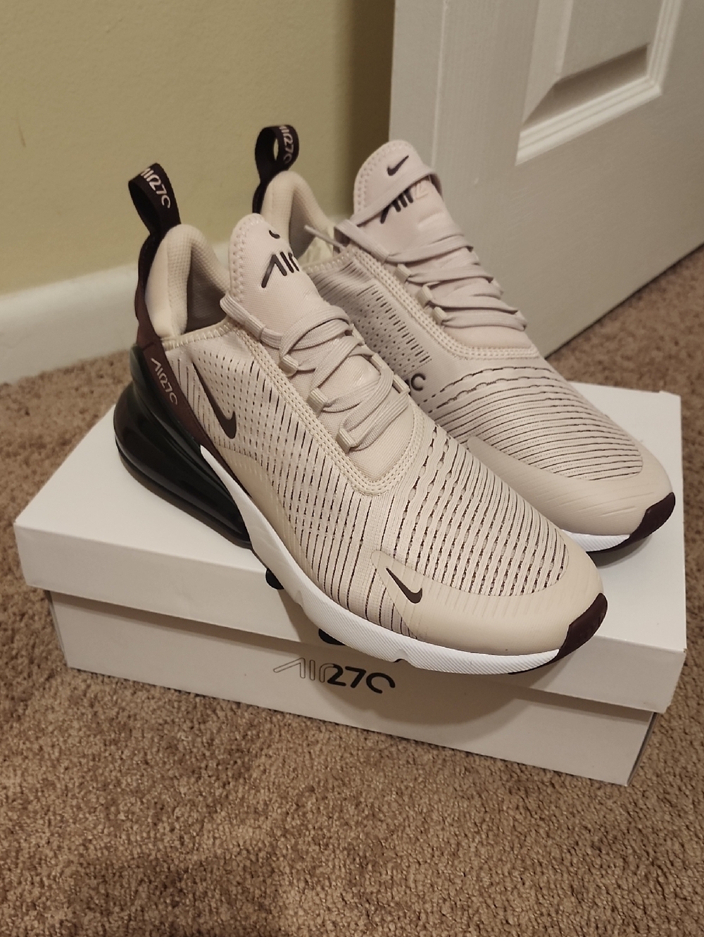 Nike Air Max 270 in Beige, Burgundy and Dark Brown Accents